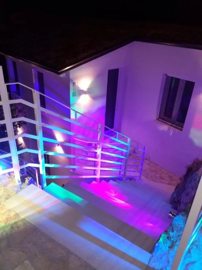 Casa Leone Apartment Buggerru 0*,